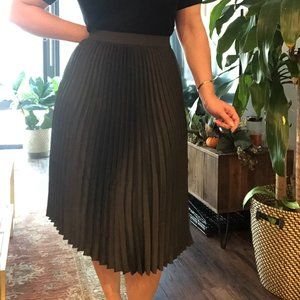 NWT H&M Green Metallic Pleated Skirt